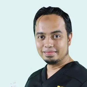 阿末扎里夫医生 Dr. Ahmad Zharif Bin Hussein