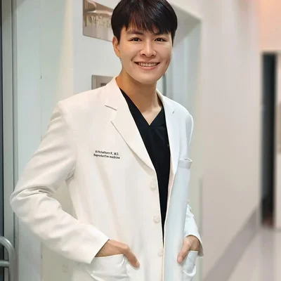 Dr. Kritchathorn Rattanapiratanon（克莉查通·拉达纳披拉塔侬医生）