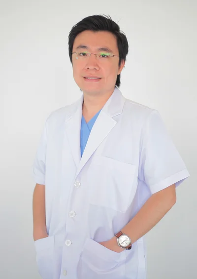 Tanut Jerachotechueantaveechai 塔努