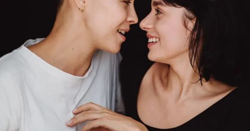 互助试管婴儿（Reciprocal IVF）完全指南：共享生育的成本、成功率与流程