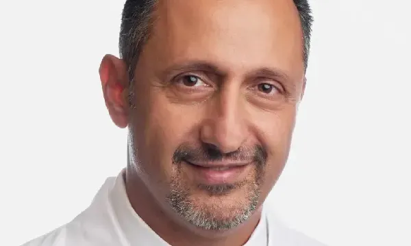 ROBERT BOOSTANFAR