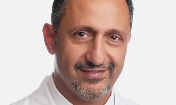 ROBERT BOOSTANFAR